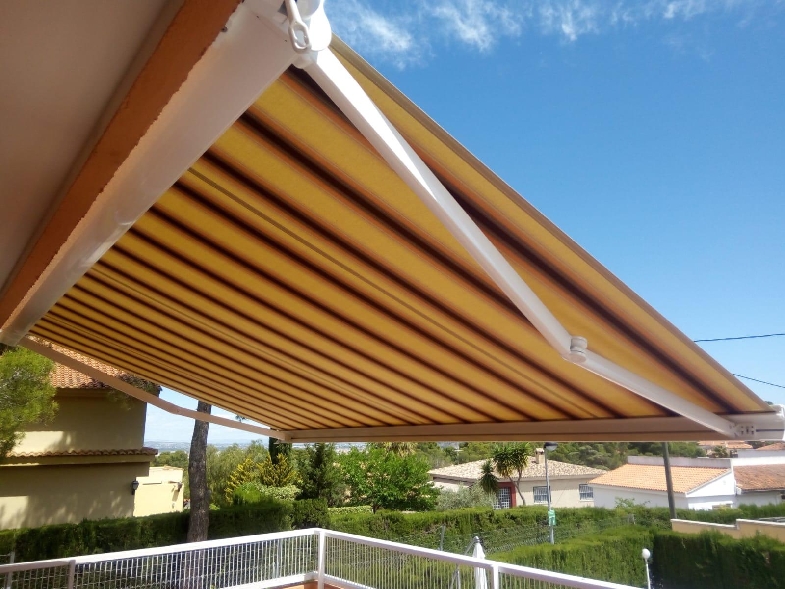 Toldo exterior de protección solar